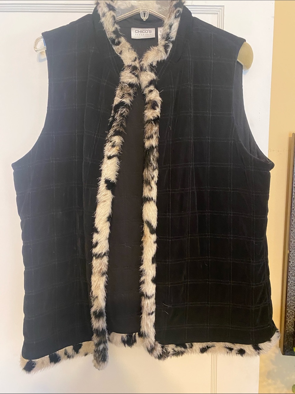 Chico's Black Quilted Vest with Black-and-Cream Faux Fur Trim